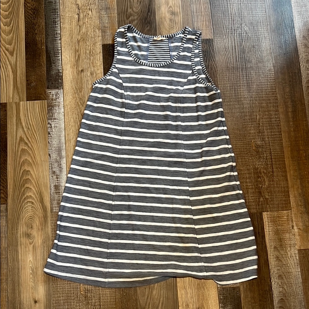 Hem and Thread Striped Gray and White Dress